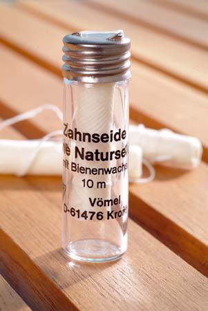 [Australia] - PureNature dental floss waxed with beeswax, natural silk 