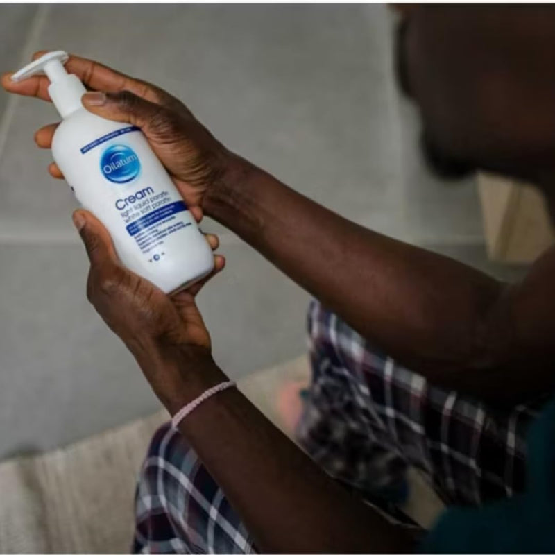 Oilatum Emollient Bath Liquid (1 x 500ml) & Emollient Cream (1 x 500ml), Psoriasis, Eczema and Dry Skin Conditions, Soothing Formula, Hydrating Relief for Itchy Skin, Dermatologist Recommended