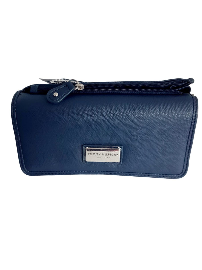 Tommy Hilfiger Zipped Wallet with Coin Holder and Card Holder for Passport and Vaccination Card, Blue, Unique, American