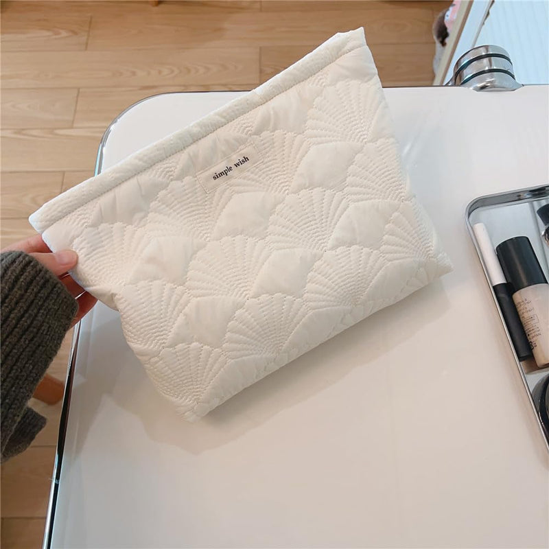 RSRSLEII 5Pcs Quilted Cotton Seashell Makeup Bag, Travel Toiletry Bag,White | Coastal Aesthetic Cosmetic Bag Set, Cute Portable Travel Toiletry Pouch, Wedding Gifts, Bridesmaid Gifts,Lightweight Foldable 5Pcs White