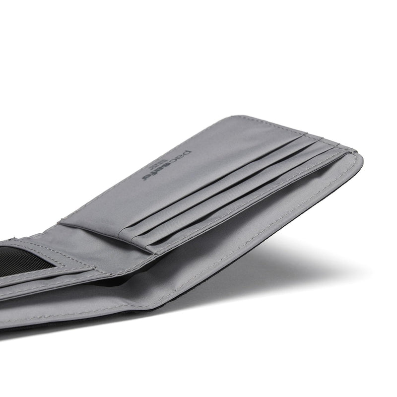 Pacsafe RFIDsafe RFID Blocking Bifold One Size Jet Black