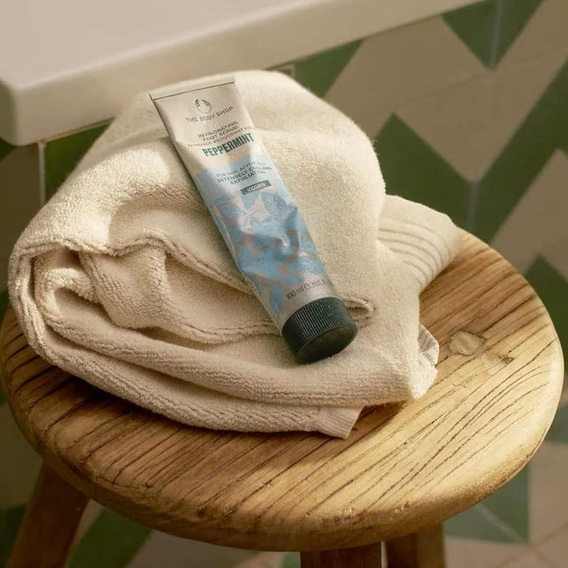 [Australia] - The Body Shop Peppermint Invigorating Foot Scrub, Exfoliating Treatment, 3.3 Fl Oz 