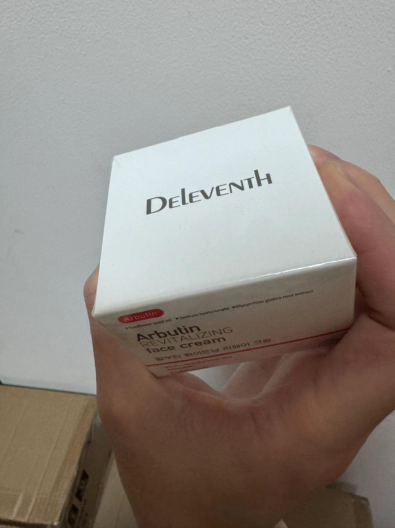 Korean Brand α-Arbutin Revitalizing Face Cream 30g / with Vitamin C and Sodium Hyaluronate for a Brighter, Even-Toned Complexion and Deep Hydration