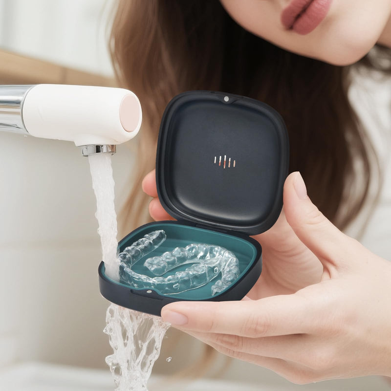 [Australia] - Retainer Case Slim Aligner Case with Vent Holes Removable Inner Tray Silicone for Easy Cleaning (1Pack Black Green) 1Pack Black Green 