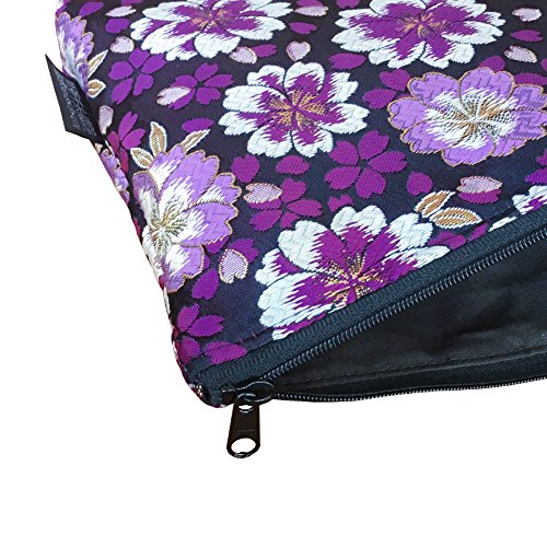 千糸繍院 Brocade zipper pouch, lined with Nishijin brocade, size M. (Kuromurasakiyaezakura)