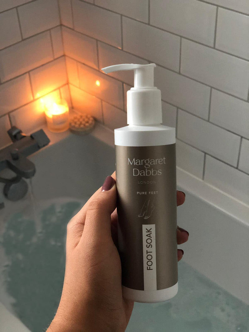 [Australia] - Margaret Dabbs London Pure Reviving Foot Soak for Aching and Tired Feet and Ankles with Buriti Oil and Turmeric Extract 200ml 