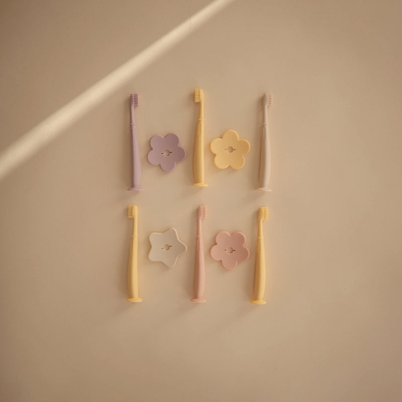 [Australia] - mushie Flower Toddler Training Toothbrush (Soft Lilac) Flower (Soft Lilac) 