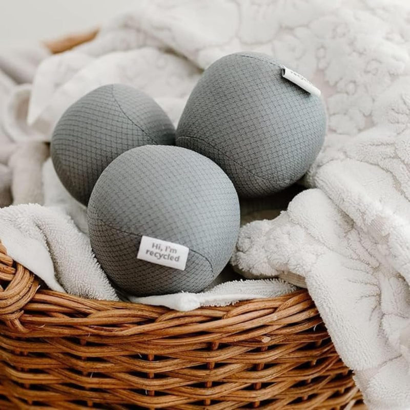 [Australia] - Full Circle Loads of Fun Anti-Static Dryer, Set of 3 – Quiet, Scent-Free and Hypoallergenic Reusable Fabric Softener Laundry Balls – Non Toxic and Vegan, gray 3 Count 