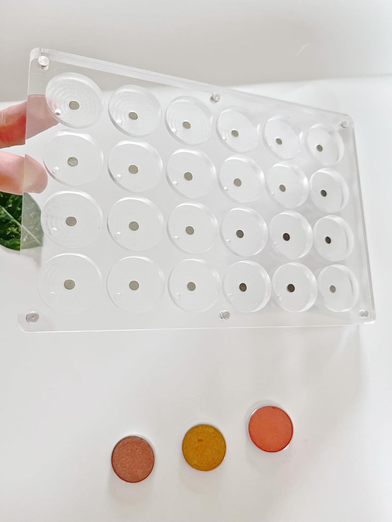 [Australia] - New Acrylic Transparent Elegant Empty Magnetic Eyeshadow Makeup Palette -26mm x24 holes 