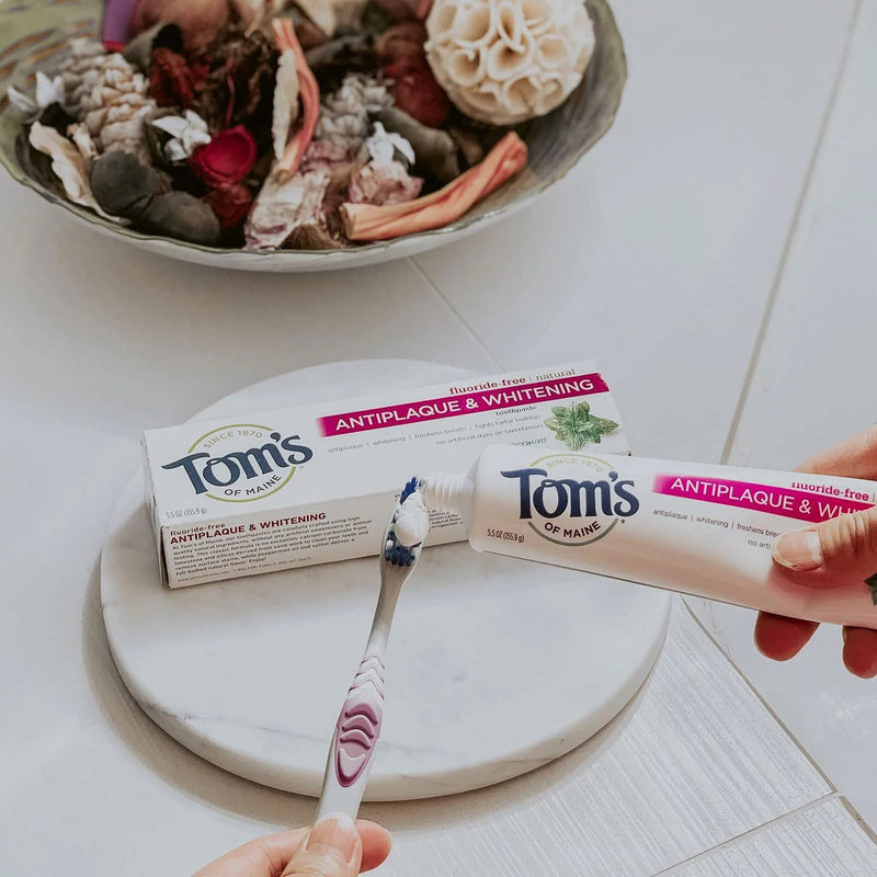 [Australia] - Tom's of Maine Fluoride-Free Antiplaque & Whitening Toothpaste, Peppermint (5.5 oz., 4 pk.) 