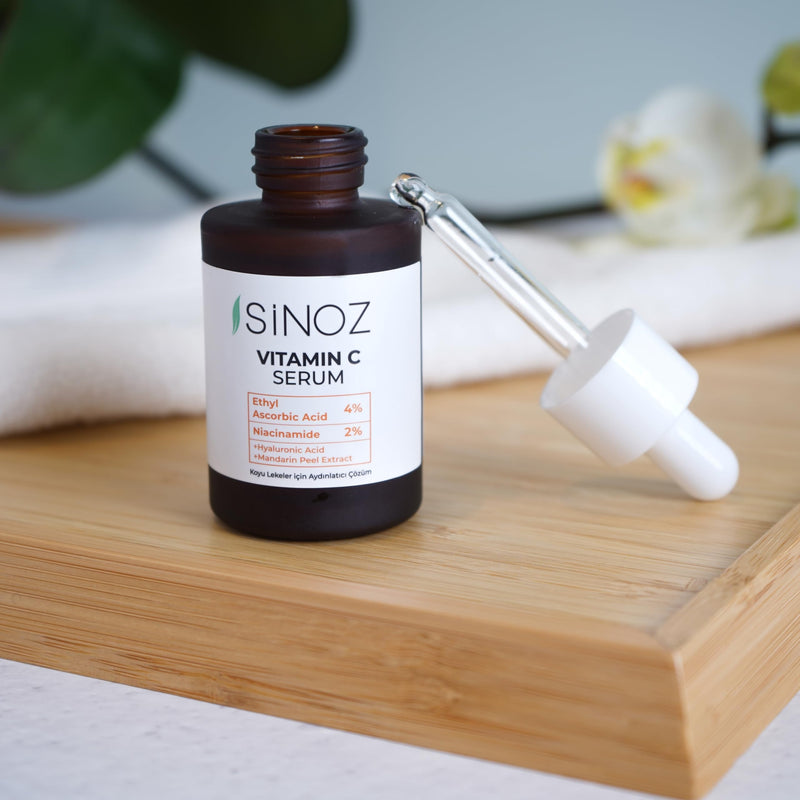 Sinoz Vitamin C Brightening Face Serum | With Hyaluronic Acid & Vitamin C%4 + Niacinamide%2 | Evens Skin Tone, Fades Dark Spots & Fine Lines | Lightweight & Fast Absorbing | 30 ml