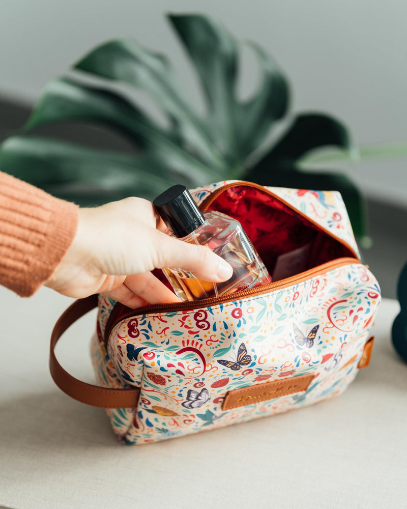 Grupo Erik Frida Kahlo Hanging Toiletry Bag + Cosmetic Case - Travel Toiletry Bag, Frida Kahlo Bag