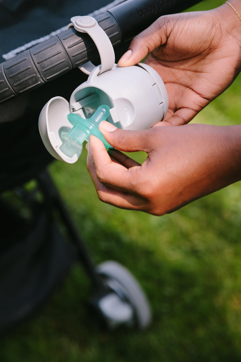 [Australia] - Ubbi On-The-Go Dual Pacifier Holder, Keep's Baby's Binkies Clean and Accessible, Portable for Travel, Diaper Bag Accessory Must Have for Newborns, Gray 