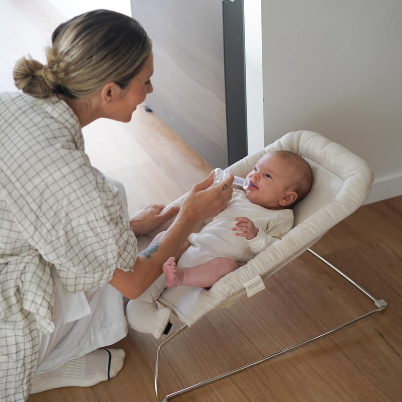 [Australia] - haakaa Baby Medicine Dispenser,Syringe for Liquid,Unique Silicone Ball Design, Dual-Angled Ports,One-Handed Operation,0 Months+ 