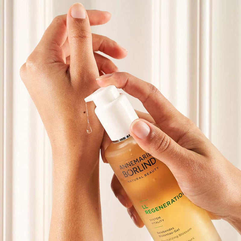 ANNEMARIE BÖRLIND – LL Regeneration Revitalizing Blossom Dew Gel – Sustainably Sourced Natural Facial Toner to Strengthen The Skin with Intense Moisture – Step 2 of 5-5 Oz 5.07 Fl Oz (Pack of 1)