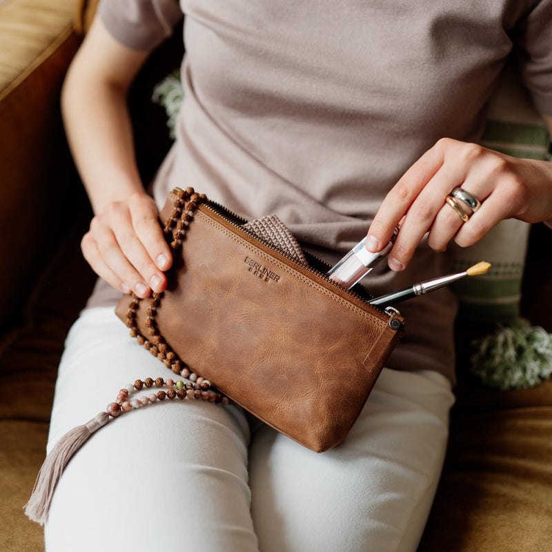 BERLINER BAGS Vintage Genuine Leather Makeup Bag For Women Anna S- Brown | Soft Leather Makeup Bag For Purse, Travel Cosmetics Pouch, YKK Metal Zipper, Slip-in Pocket Camel