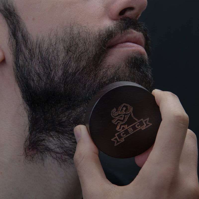 [Australia] - Beard brush from Camden Barbershop Company ● incl. case ● made of walnut wood ● For daily beard care & applying beard oil 