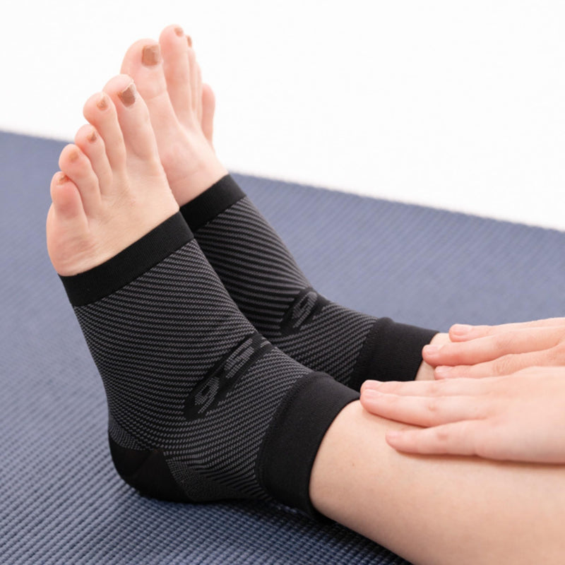[Australia] - OS1st FS6 Plantar Fasciitis Foot Sleeves (One Pair) for Plantar Fasciitis Pain, Heel and Arch Pain, and Arch Support X-Small (1 Pair) Black 