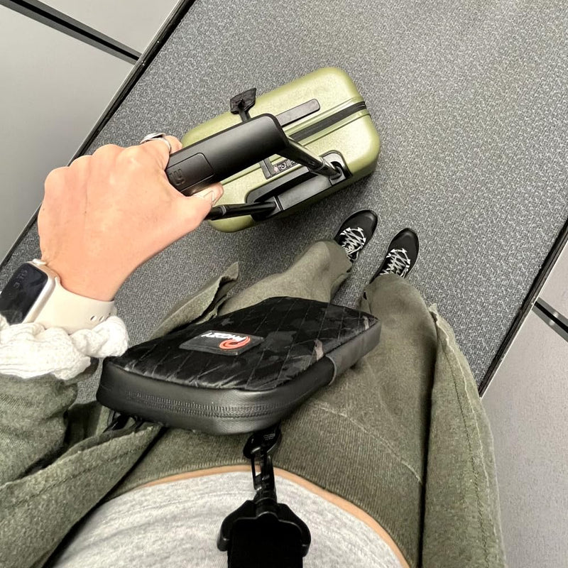 PHOOZY Orion Thermal Phone Pouch with NASA Insulation Technology - Insulated Case for Cold Weather Extends Battery Life 4X - Sauna Protector for Heat and Extreme Conditions - Black Camo
