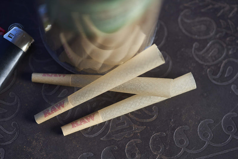 [Australia] - RAW Cones 1 1/4 Size: 100 Pack Patented Slow Burning Pre Rolled Rolling Papers & Tips, Classic Raw Paper, 84mm 