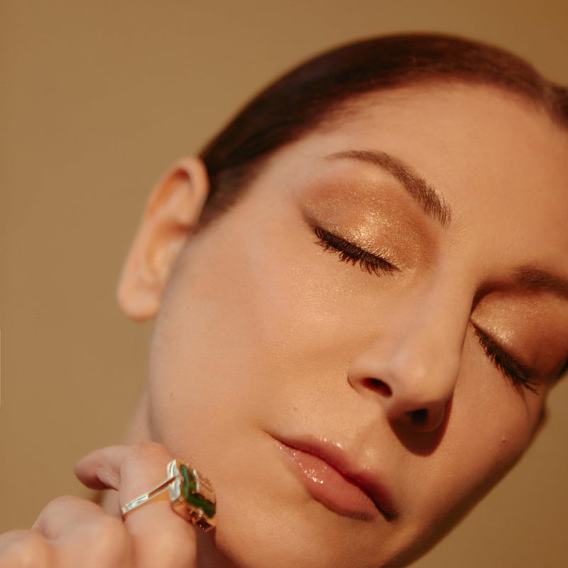 [Australia] - Guide Beauty Shadow Palette, Shimmer Eyeshadow Palette Featuring Hues Ranging from Radiant Golden Champagne & Copper Rose to Dusky Greens, Universal, Ergonomic Design, 6 Shades, 1 pc 