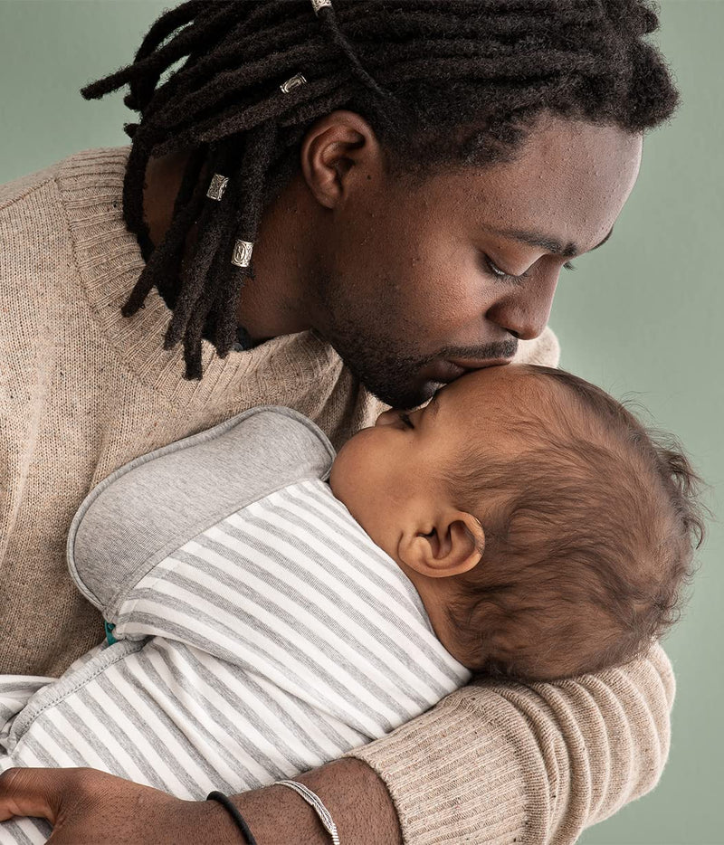 [Australia] - Love to Dream Swaddle UP Transition Bag, Patented Zip-Off Wings, Gently Help Baby Safely Transition from being Swaddled Grey Medium (13-19 lbs.) 