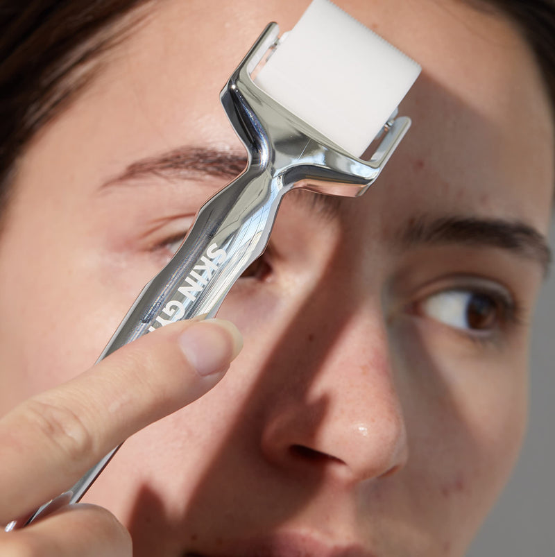 SKIN GYM Microfusion Dissolving Hyaluronic Roller, Non-Invasive Microneedling Alternative, 3000+ Hyaluronic Acid & Peptide Tips for Smooth, Supple, Youthful Skin, Includes 1 Tool + 3 Roller Heads