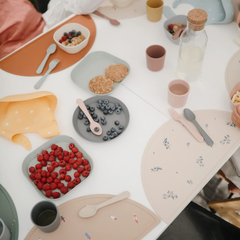 [Australia] - mushie Square Dinnerware Plates for Kids | Made in Denmark, Set of 2 (Cloud) (Cloud) Square Plate 