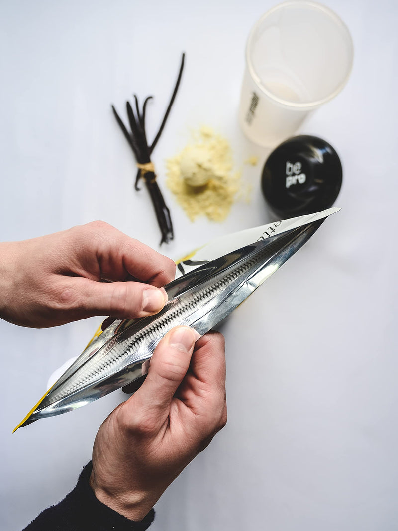 [Australia] - Whey Protein - Vanilla 1 kg - Produced in Germany from regional milk - BetterProtein® - Protein powder for building muscle and losing weight - Bag 