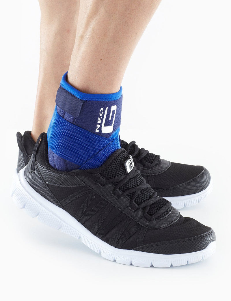 [Australia] - Neo-G Ankle Support, Stabilized Support with Figure of 8 Strap – Support for Arthritis Relief, Joint Pain, Ankle Injuries, Sprains – Adjustable Compression – Class 1 Medical Grade – Unisex – Blue 