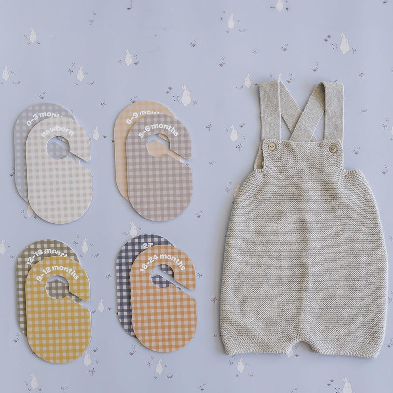 [Australia] - 3 Sprouts Baby and Toddler Hanger Closet Dividers Set of 8 - Durable Nursery Closet Organizer for Baby Clothes by Size/Age for Infant to Toddler, Boy & Girl - Gingham 