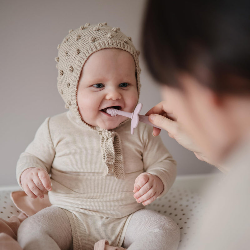[Australia] - mushie Flower Toddler Training Toothbrush (Soft Lilac) Flower (Soft Lilac) 