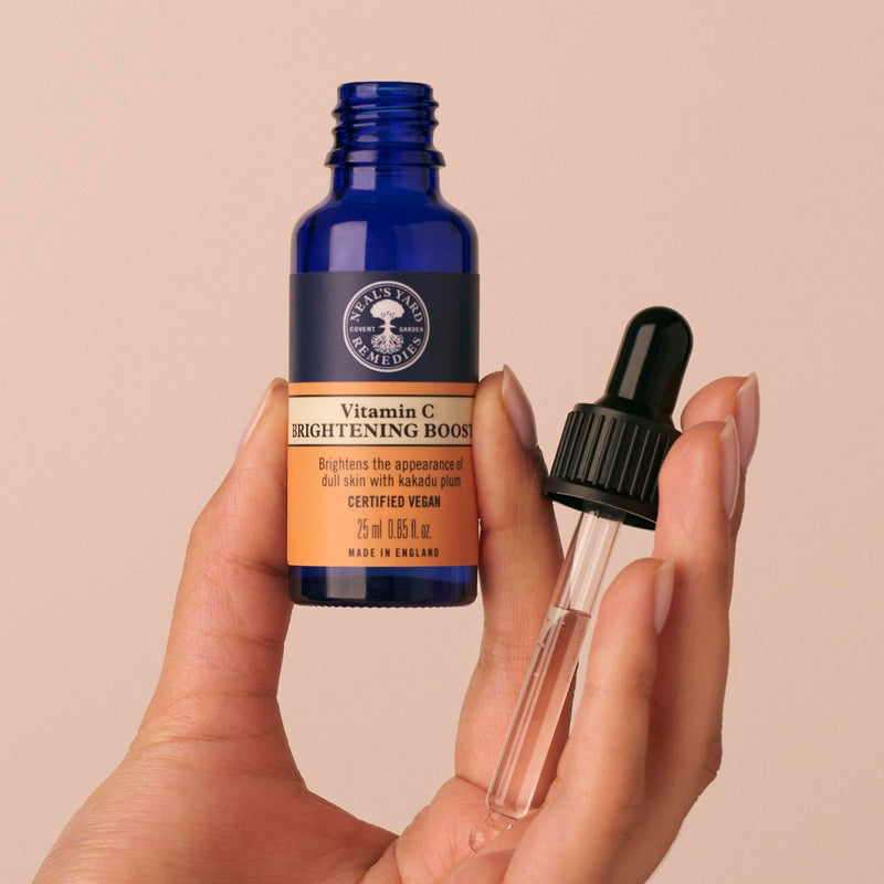 Neal's Yard Vitamin C Brightening Booster for Face with Kakadu Plum, Hydrating Hyaluronic Acid, Illuminates & Helps Even Skin Tone, Cruelty Free, 25mL Brightening Vitamin C