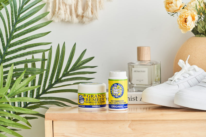 [Australia] - Gran's Remedy Natural Shoe Deodorizer and Foot Odor Eliminator Powder for Men, Women, and Kids, Absorb Sweat and Moisture, Neutralize Smelly Odors, Original 