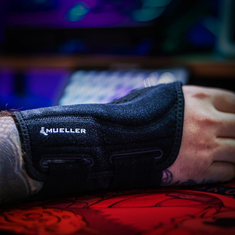 [Australia] - MUELLER Esports Medicine Fitted Wrist Brace for Men and Women, Wrist Pain Relief Support, 6 KTape Strips Included, Ideal for Gamer's Carpal Tunnel, Tendonitis, Arthritis, Right Hand, Black, One Size Esports Right-Hand Fitted Wrist Brace 