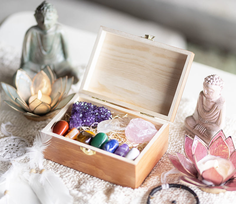 [Australia] - Large Premium Crystals and Healing Stones in Wooden Gift Box + 50pg EBOOK – 7 Chakra Tumbled Gemstones, Amethyst Crystal, Rose Quartz, Quartz Crystal Point, and Info Guide, Made in U.S.A. Chakra Balancing 