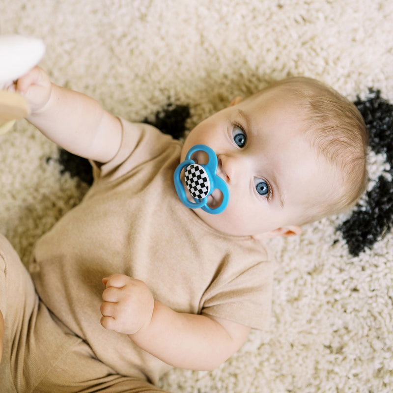 [Australia] - Dr. Brown's Advantage Glow-in-the-Dark Baby Pacifier, Fully Symmetrical Soother with Soft Silicone Bulb, 6-18m, BPA Free, Skateboard Snail and Blue Nature, 4 Pack (Style May Vary) Blue Glow-in-the-Dark 