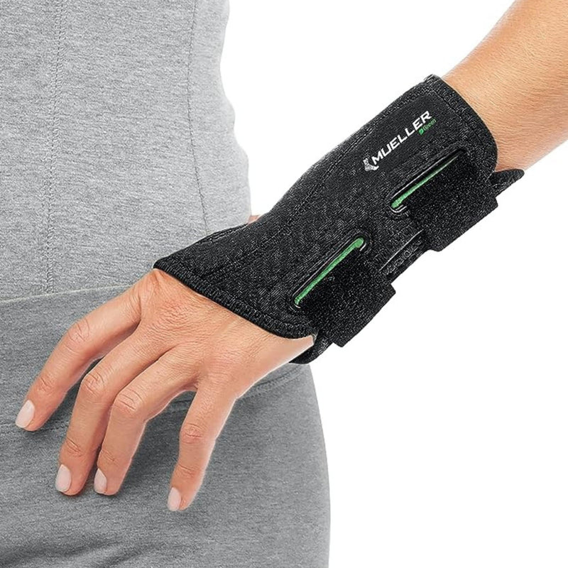 MUELLER Sports Medicine Green Fitted Wrist Braces, 2 Pack, Wrist Pain Relief Support for Men and Women, Ideal for Carpal Tunnel, Tendinitis, Arthritis, Black, Right and Left, Small/Medium