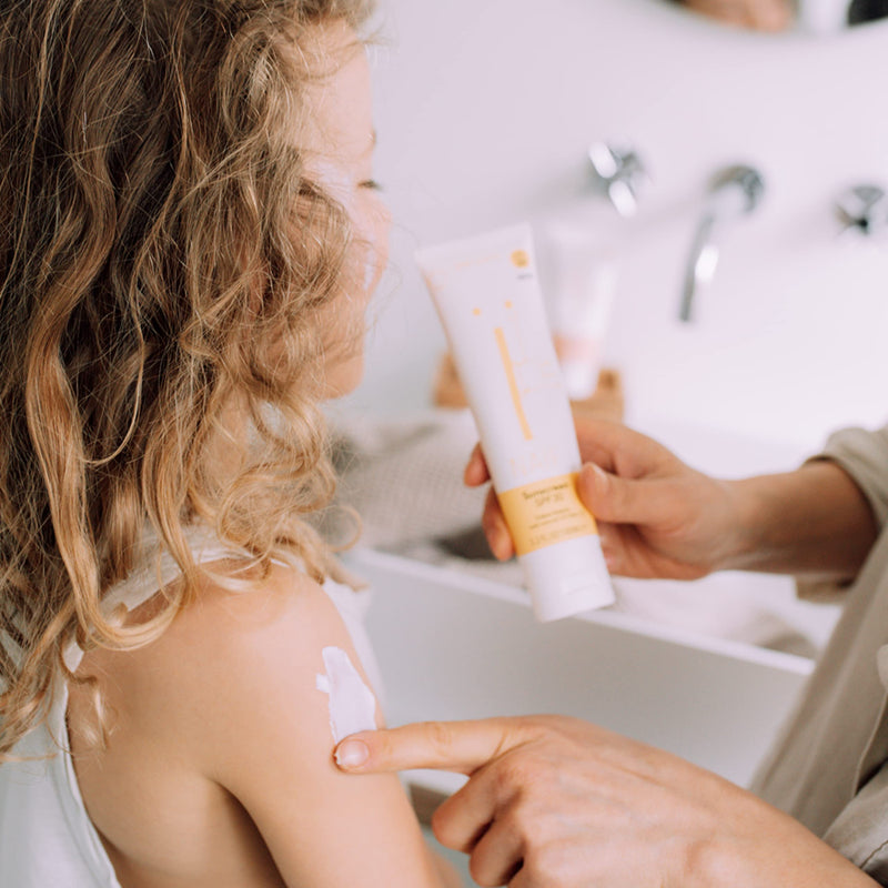 [Australia] - Naïf mineral-based sun cream - for babies and children - SPF 30 - UVA and UVB protection - dermatologically tested - without microplastics - 100ML 100 ml (pack of 1) SPF30 