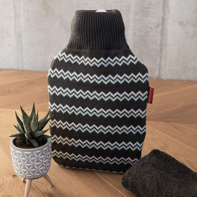 [Australia] - Hugo Frosch hot water bottle classic 1.8 l with zig zag knitted cover 