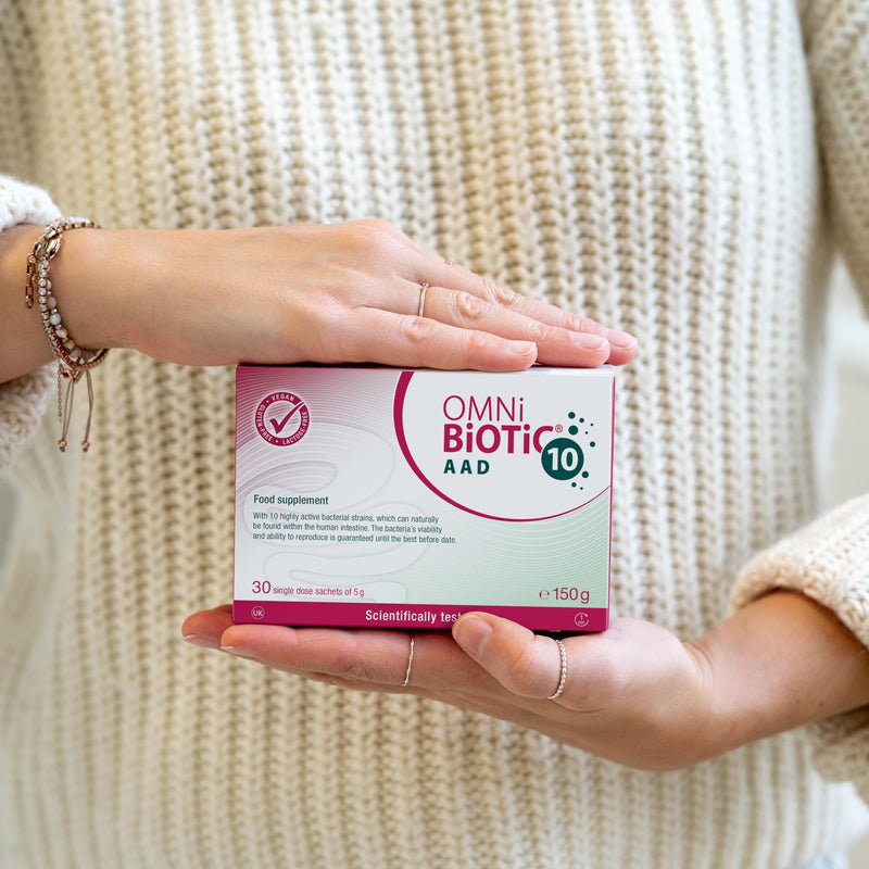 OMNi BiOTiC 10 AAD | Probiotic for Antibiotics | Use During and After Any Course of Antibiotics | 10 Sachets (50 g) | Powder | with Inulin | Vegan | Gluten-Free | Lactose-Free Vanilla
