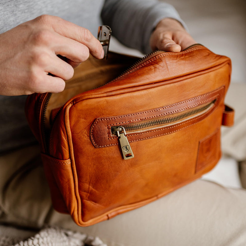 BERLINER BAGS Vintage Genuine Leather Toiletry Bag For Men Paul, Brown | Leather Travel Bag, 1-2 Zippered Compartment, Large Capacity, YKK Metal Zipper, Leather Handle 1 Compartment