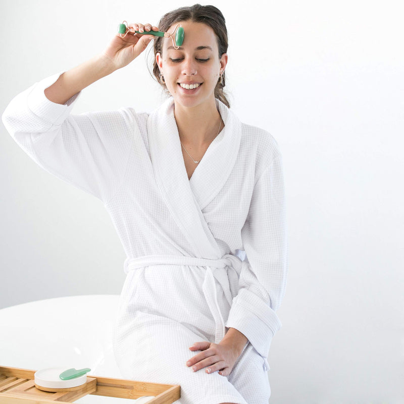 WITTY Jade Face Roller and Gua Sha Set in Hand-Drawn Giftbox - Gua Sha Stone, Face Massager Roller, Beauty Massage Face Scraper Tools - Guasha Tool for Face Roller Skin Care, Eyes, Neck - Extra Pouch Green