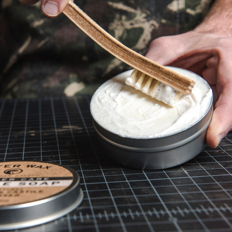[Australia] - Otter Wax Saddle Soap | 5oz | All-Natural Universal Leather Cleaner | Made in USA 