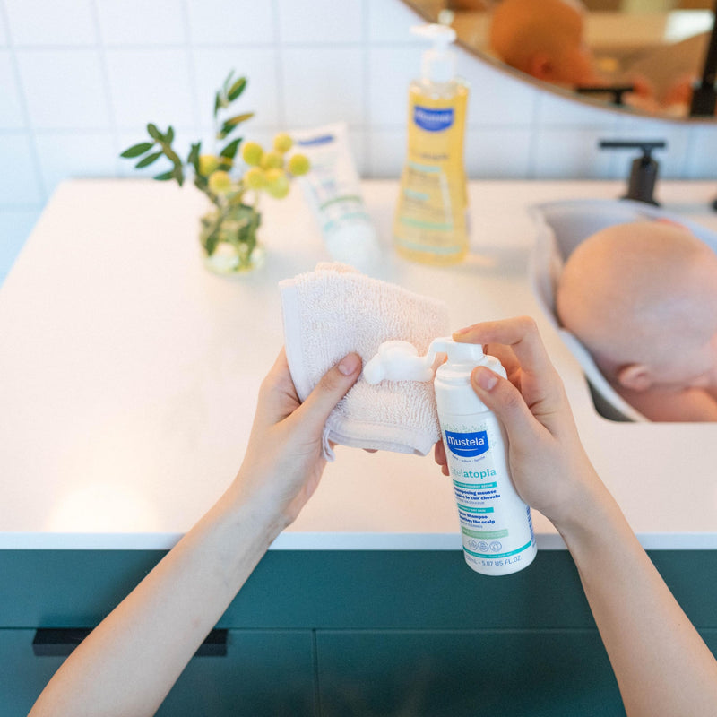 [Australia] - Mustela Stelatopia Eczema-Prone Skin Foam Shampoo for Newborn & Baby with - with Natural Avocado & Sunflower Oil - Fragrance-Free & Tear Free - 5.07 fl. oz. 