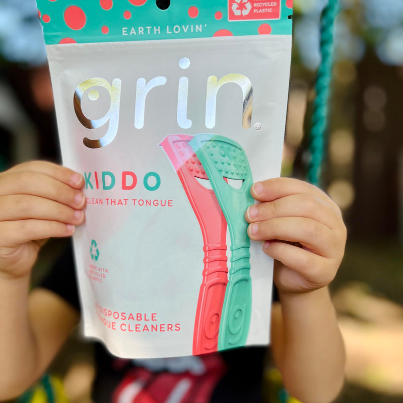 [Australia] - GRIN Kiddo Tongue Cleaner, 32 Count, Disposable Tongue Cleaner, Hygienic Scraper, Jumbo Grip, Recycled Plastic, Keep Kiddos Healthy, Promote Fresh Breath 32 Foot (Pack of 1) 