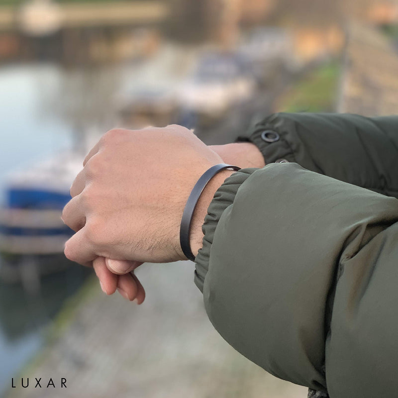[Australia] - LUXAR Men's/Women's Magnetic Therapy Bracelet | Solid Titanium or Solid Copper | Sophisticated Solid Titanium Bangle with Rare-Earth Neodymium Magnets Large Gunmetal Gray [Men's] 