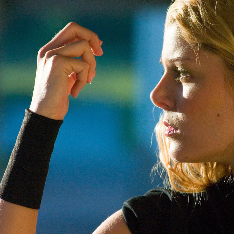 Back on Track Classic Wrist Brace 2-Way Stretch 1300 with Welltex Technology, Black, Large