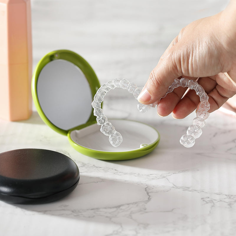 [Australia] - 2 PCS Retainer Cases, Mouth Guard Case with Mirror, Compatible with Invisalign,Retainer Removal Tool, Chewy, and Brush (1PCS Green White+1PCS Black Purple) 