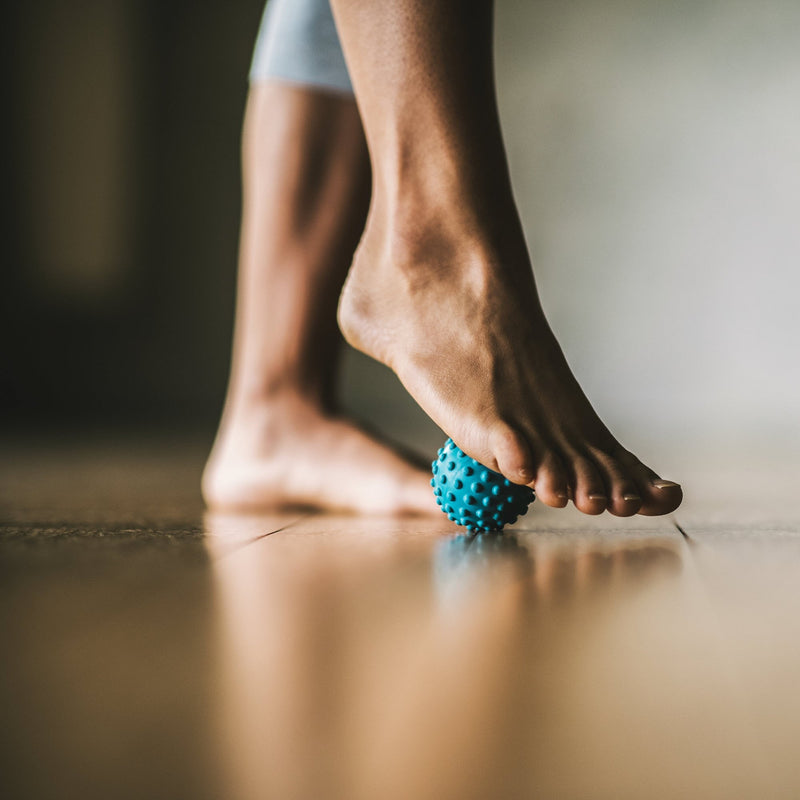 [Australia] - Gaiam Restore Ultimate Foot Massage Roller, Blue, Model:05-61356 